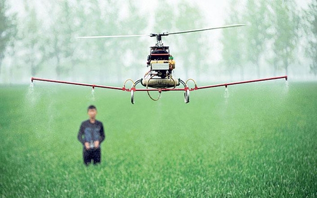 Megjelentek a permetező drónok a mezőgazdaságban