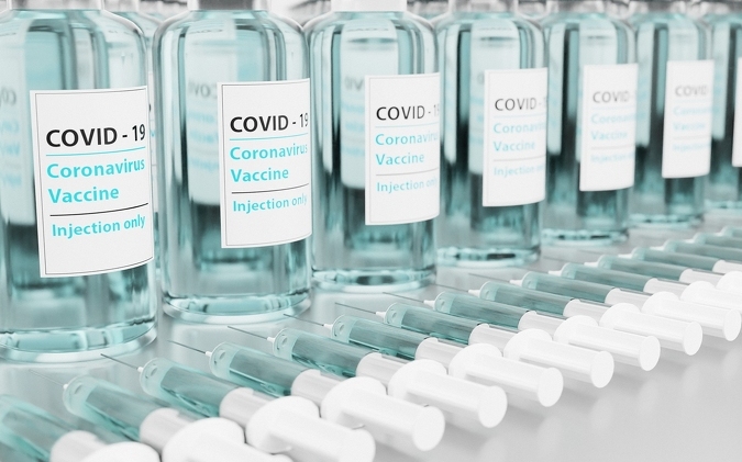 Jövő év végén megkezdődik a hazai koronavírus-elleni vakcina gyártása Debrecenben