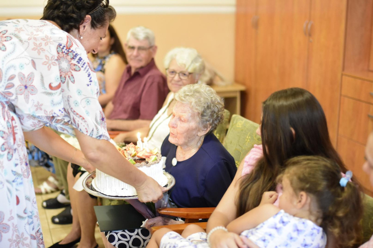 „Cseri mama” 95 évesen is bizakodóan tekint a jövőbe