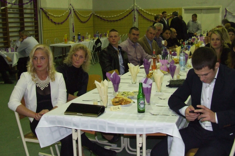 Báloztak a birkózók