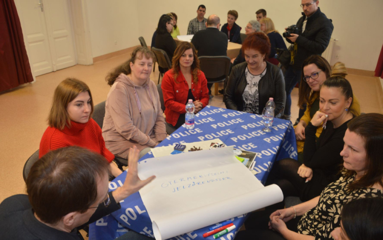 A gyermekvédelmi jelzőrendszer hatékonyságának növelésére fókuszált a soron következő Police Café