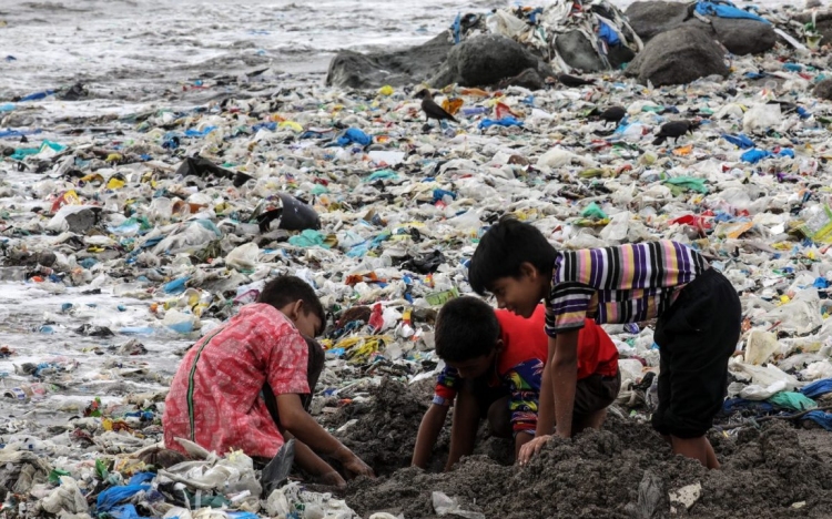 A Földet akarta megmenteni a műanyag szatyor feltalálója