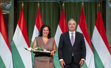 Miniszteri Elismerő Oklevelet kapott a kiskunfélegyházi Mezgé oktatója