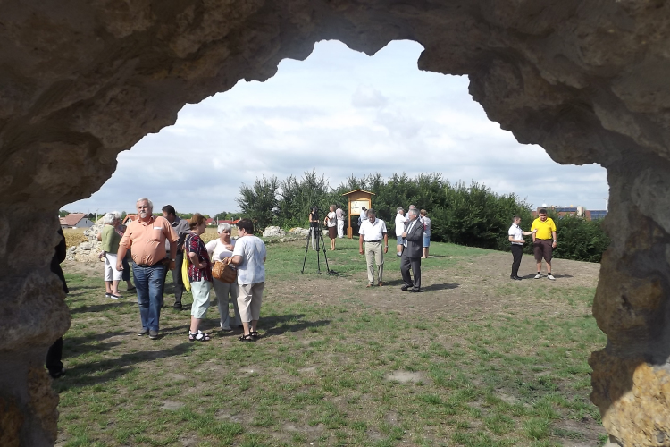 Megnyitotta kapuit a Templomhalmi Emlékpark