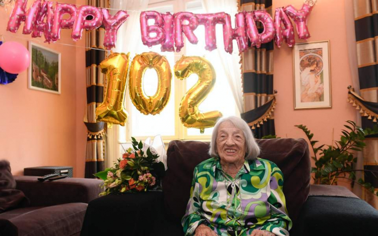 A 102 éves Keleti Ágnest, a világ legidősebb olimpiai bajnokát köszöntötték