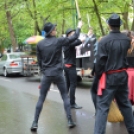 Vidám búcsú a sulitól: bolond ballagók a Kossuth utcán