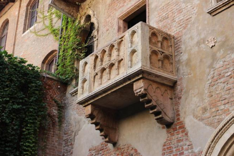 Fizetős lett Júlia erkélye Veronában