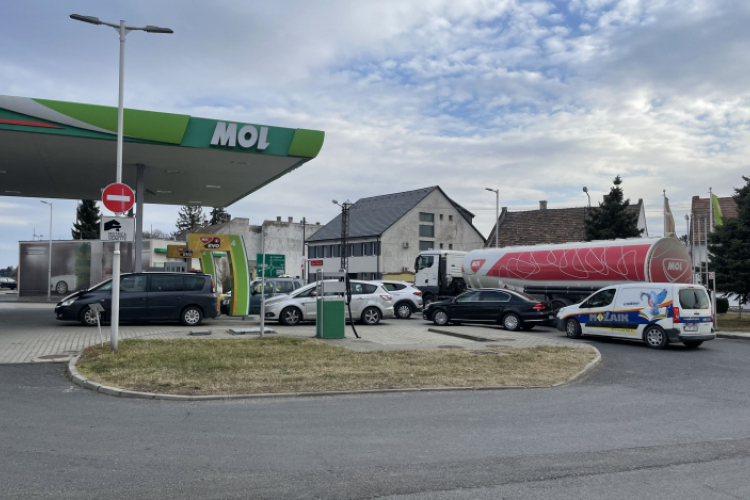 A Mol csaknem 500 benzinkutat üzemeltet majd Lengyelországban