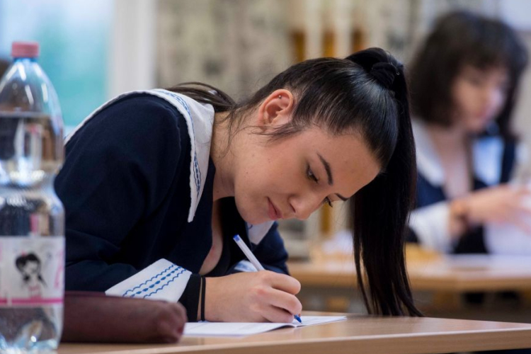 Csak a felvételizők érettségizhetnek idén, kizárólag írásbeli vizsgák lesznek!