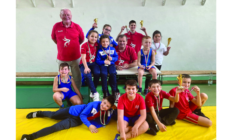 Remekül szerepeltek a félegyházi birkózók