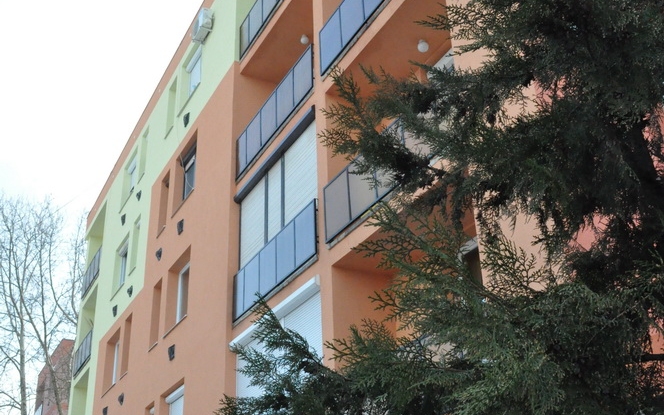 Ötvenegy lakásos társasház újult meg az Arad utcában