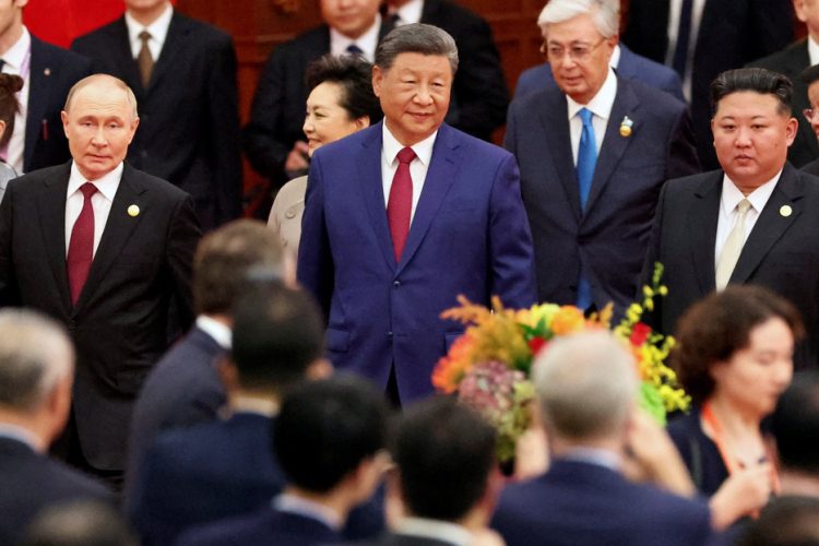 Hszi Csin-ping: az emberiségnek a béke vagy a háború között kell választania