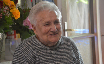 90 évesen is aktívan éli mindennapjait Rozika néni