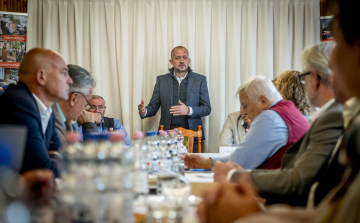 Polgármesteri találkozót tartottak Kömpöcön