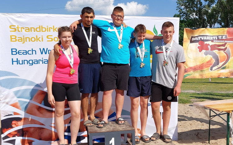 Remekül kezdődött a birkózó strandszezon