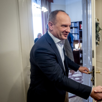 Kiskunfélegyházán tartott fogadóórát Lezsák Sándor országgyűlési képviselő 