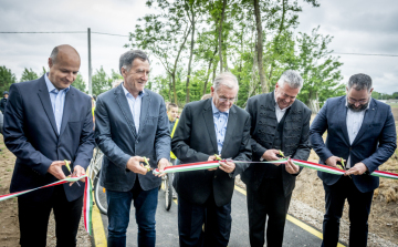 Turisztikai célú kerékpárút megépítése Petőfiszállás és Kiskunfélegyháza-Selymes között