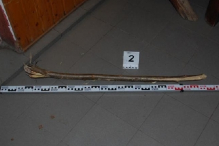 Sörösüveggel raboltak, fahusánggal verekedtek