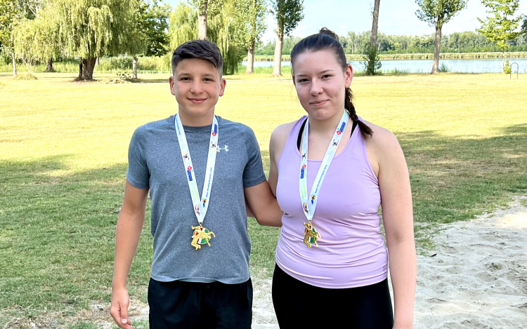 Aranyérmes félegyházi birkózók a strandbirkózó országos bajnokságon