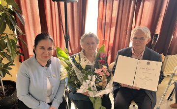 Gizike nénit 90. születésnapján köszöntötték