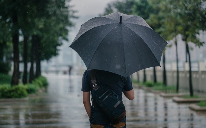 Búcsút inthetünk a napos időnek