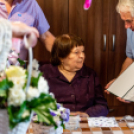 Dalokkal és verssel kedveskedett vendégeinek a 90. éves Marika néni