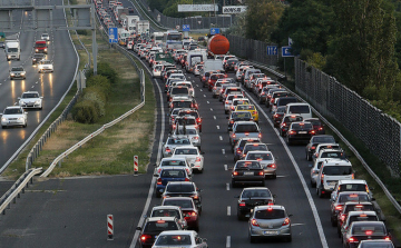 Használtautó.hu: tovább emelkedtek az árak a használtautó-piacon