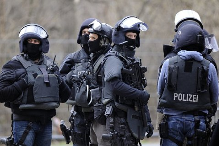 Németországban terrorgyanú miatt őrizetbe vettek egy menedékkérőt