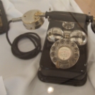Retro-telefon kiállítás