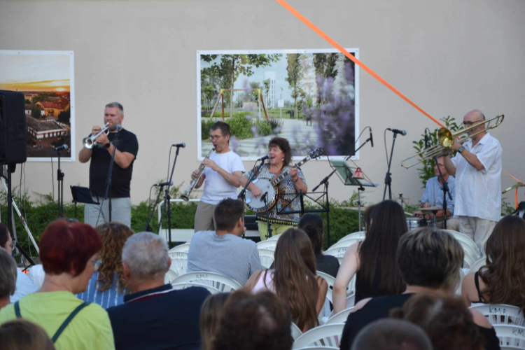 A közönség kedvence volt a szabadtéri mozi Kiskunfélegyházán\