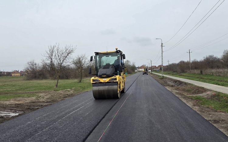 Szerdán és szombaton aszfaltozzák a Kőrösi utcát