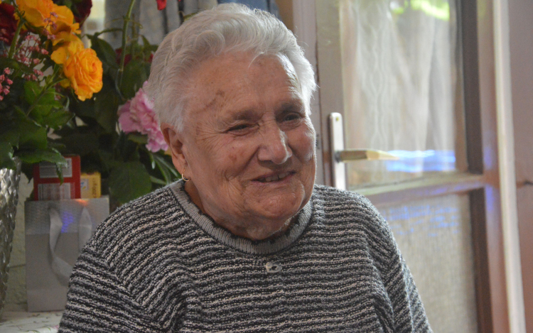 90 évesen is aktívan éli mindennapjait Rozika néni