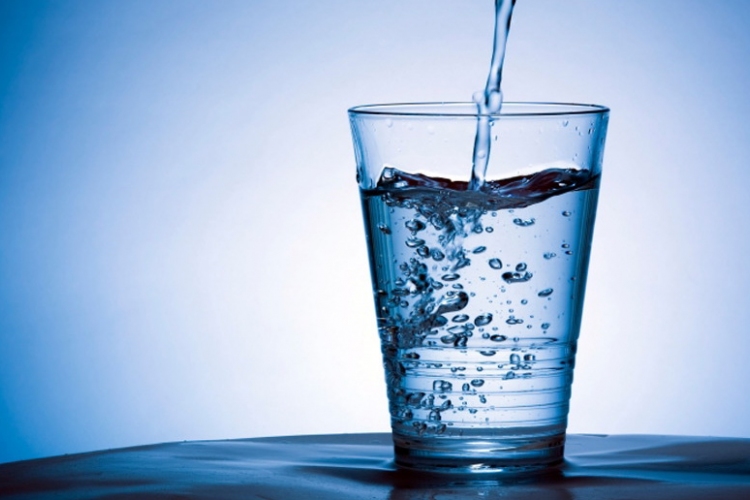 Milyen betegségek gyógyíthatók egy pohár vízzel?