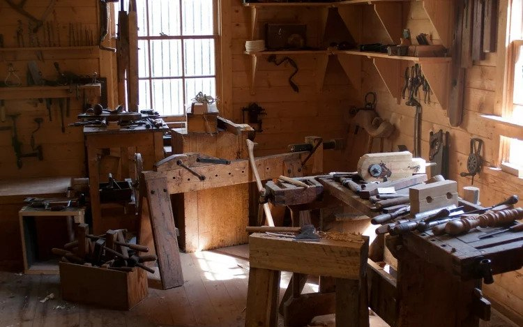 Először ösztöndíj, később akár munkabér is jár a szakképzésben tanulóknak