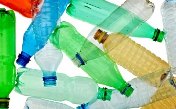 Bioműanyag? Komposztálható műanyagtermékeket gyártó üzem épül Faddon