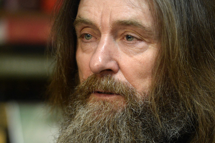 Új világcsúcs a Föld körül hőlégballonnal