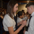 Megkapták kék szalagjaikat a Kossuth iskola végzősei