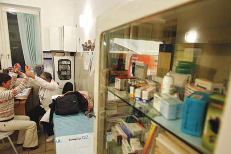 Nem teszik le a fehér köpenyt