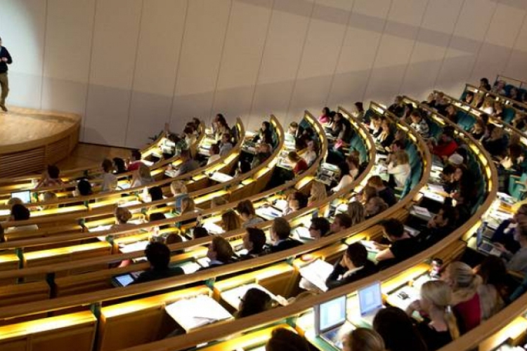 Még egy hónapig lehet beadni a felsőoktatási jelentkezéseket 