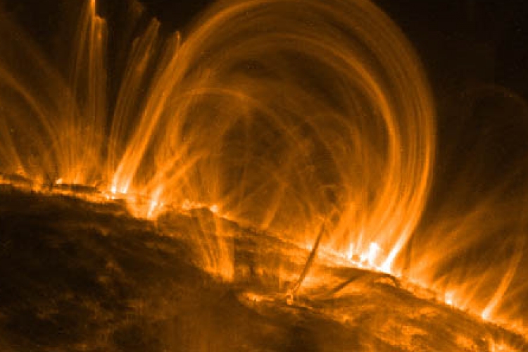 A mágneses hidrodinamikai hullámok miatt forróbb a Nap koronája, mint a felszíne