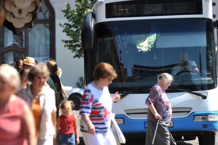 Biztosítják az ingyenes kórházi buszjáratot a félegyháziaknak