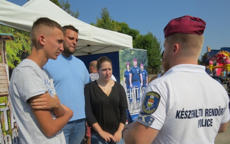 Hivatás, szolgálat, karrier - várják az érdeklődőket!