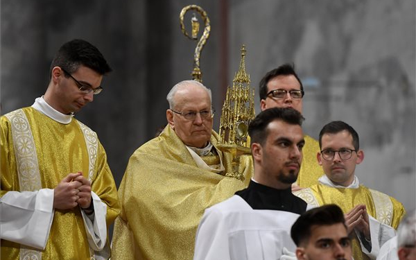 Erdő Péter: húsvét az egész életünket mássá teszi