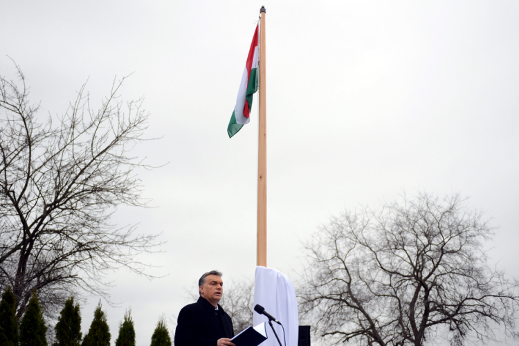 Emléknap - Orbán: nem időszerű az önkényuralmi jelképek tiltásának feloldása