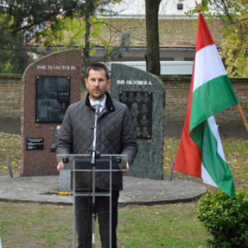 A haza és a szabadság értékeire emlékeztek a forradalom évfordulóján Kunszálláson