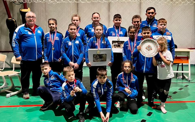 Éremeső Korondon: kilenc dobogós hely a Kiskunfélegyházi Birkózó SE versenyzőitől