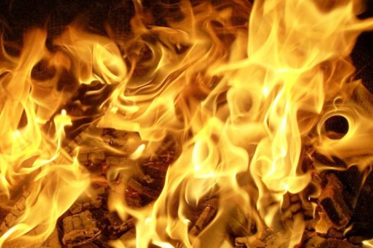 Jászszentlászlón tűz ütött ki egy mezőgazdasági létesítményben
