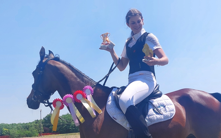 Hat versenyszámban állt rajthoz Eszter