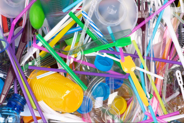 Szagmentes újrahasznosított műanyagokat fejlesztett ki a Mol