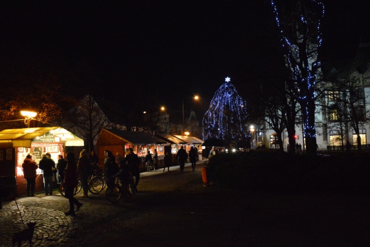 Adventi forgatag a városközpontban